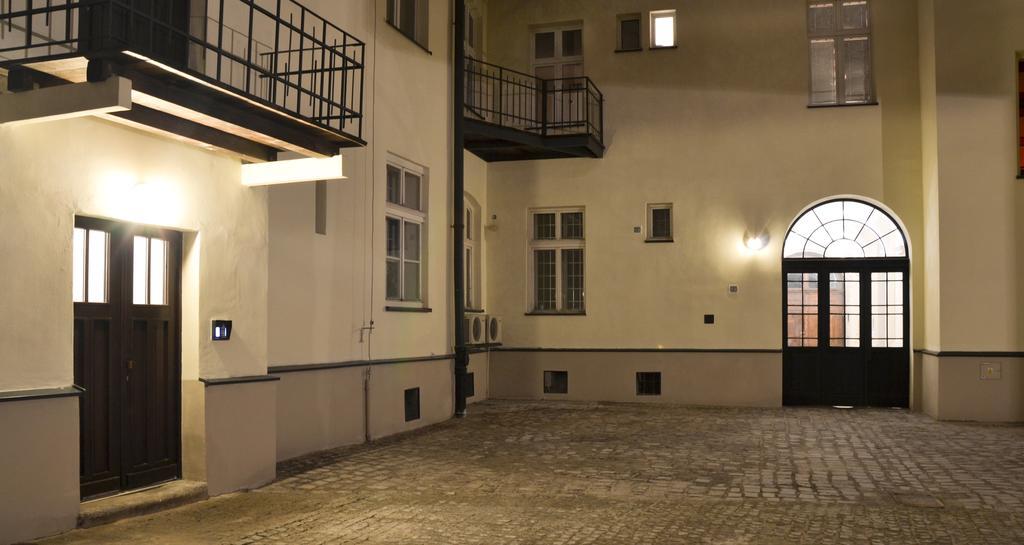 Apartament 777
